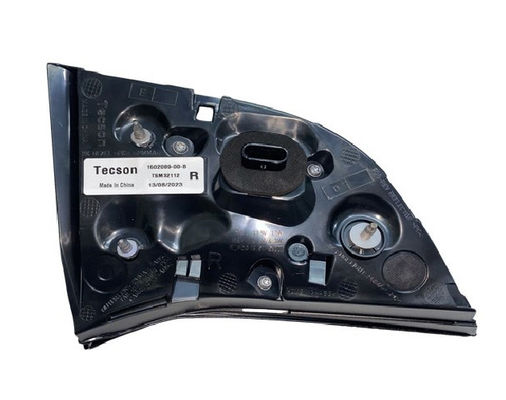 2021 Tesla Model 3 Pojazd z częściami prawymi LED tylne hamulce Światło wewnętrzne 1502089-00-B