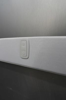 Panoramiczny elektryczny Tesla Model Y Zmiana dachówki części samochodowych izolacja cieplna