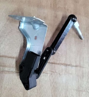 Czujnik zawieszenia pneumatycznego przedniego prawego Tesla Model S/X 1044941-00-B 11x10x5cm