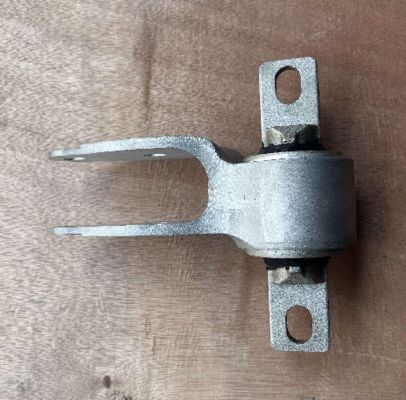 Przednie lewe ramię napędu, mocowanie wspornika 12-21 Tesla Model S X 1055366-00-H