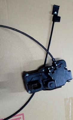 Tesla Model S Zamknięcie tylnych lewych drzwi 6008911-99-D 24x19x12cm